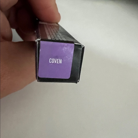 Kat Von D everlasting Lip liner color Roxy and color Coven  0.25g - Picture 9 of 9